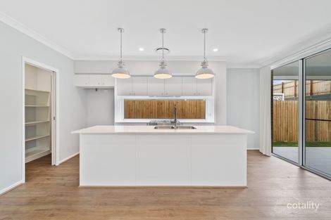 8 Moss St, Greenbank, QLD 4124