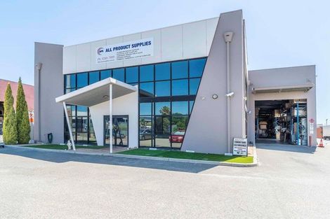 211 Camboon Rd, Malaga, WA 6090