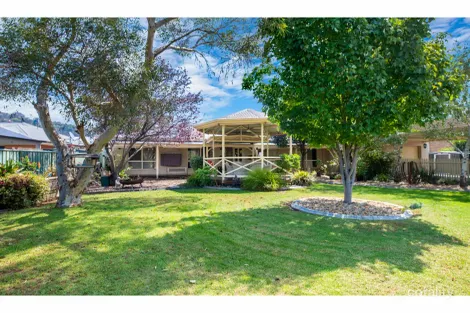 Property photo of 4 Laffertys Walk East Albury NSW 2640