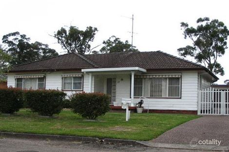 17 Winston St, Croudace Bay, NSW 2280