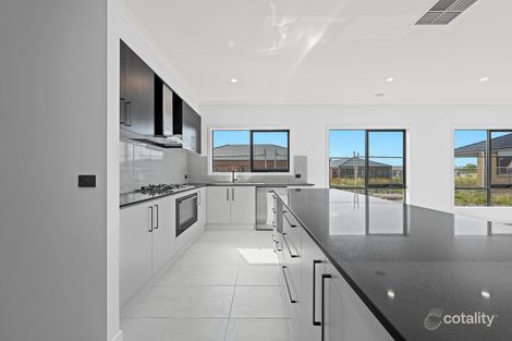 Property photo of 14 Bourbon Road Cranbourne East VIC 3977
