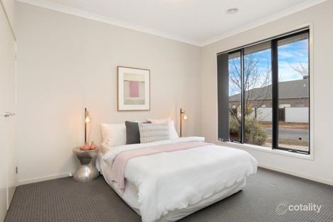 Property photo of 25 Aberfeldie Way Caroline Springs VIC 3023