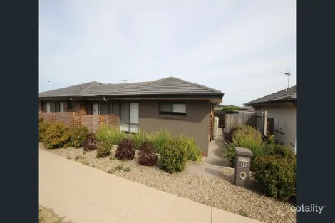 99 Cocoparra Cres, Crace, ACT 2911