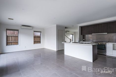 Property photo of 12 Minot Court Keysborough VIC 3173