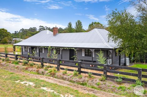 18 Main St, Gordon, VIC 3345