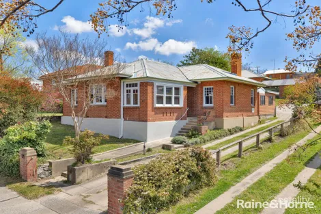 215 STEWART ST, BATHURST, NSW 2795