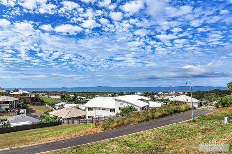 17 Fraser Cres, Pacific Heights, QLD 4703