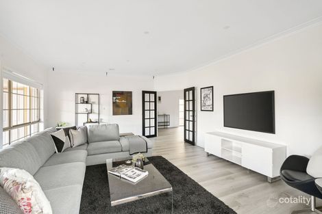 Property photo of 5 Linden Court Taylors Lakes VIC 3038