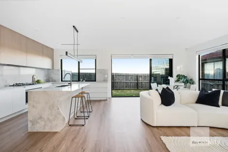 Property photo of 32 Linacre Crescent Gladstone Park VIC 3043