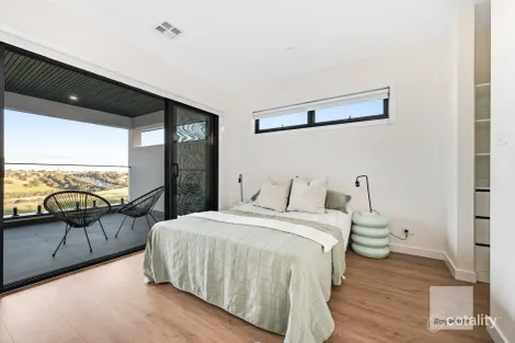 Property photo of 32 Linacre Crescent Gladstone Park VIC 3043