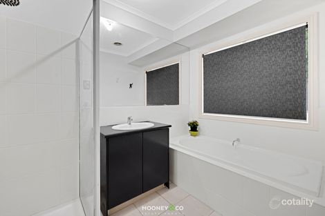 Property photo of 13 Gatehouse Parade Cranbourne East VIC 3977