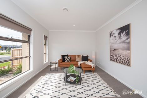 Property photo of 6 Renga Place Mambourin VIC 3024