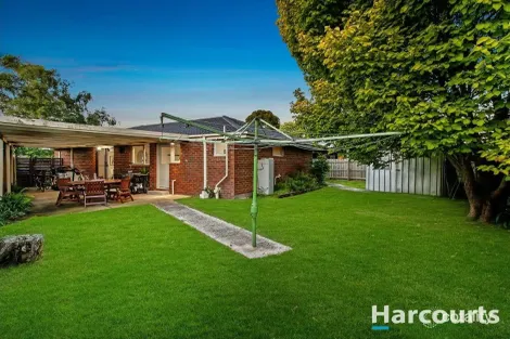 Property photo of 18 Collins Crescent Berwick VIC 3806