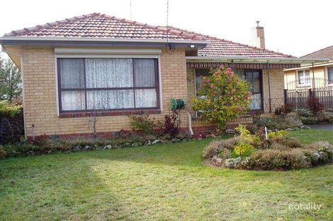 18 Margaret St, Wendouree, VIC 3355