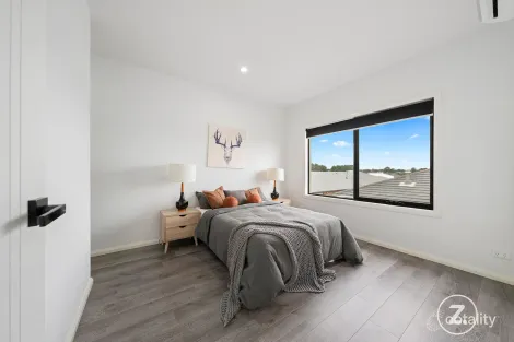 Property photo of 32 Holbrook Crescent Kalkallo VIC 3064