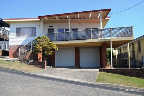 7 East St, Crescent Head, NSW 2440