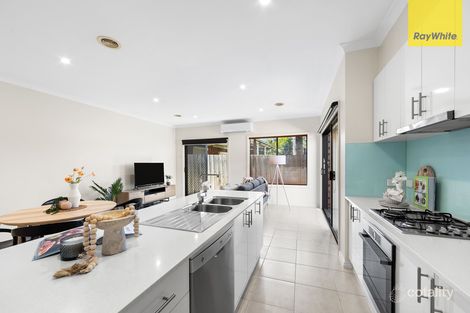 Property photo of 2/18 Honey Grove St Albans VIC 3021