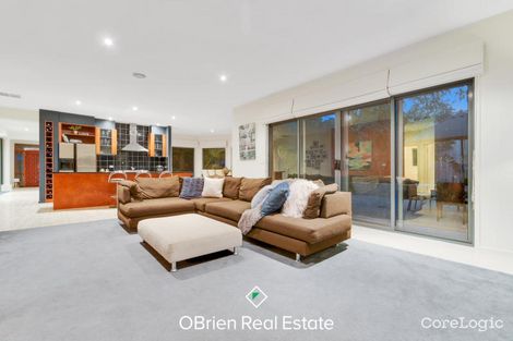 Property photo of 4 Heatherwood Grove Langwarrin VIC 3910