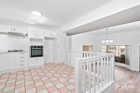 Property photo of 2/1162 Cavendish Road Mount Gravatt East QLD 4122