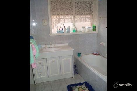 Property photo of 44 Oleander Drive St Albans VIC 3021