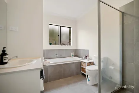 Property photo of 15 Pontiac Drive Smythes Creek VIC 3351