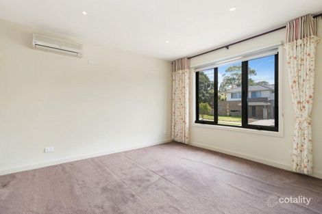 Property photo of 1/18 Lincoln Avenue Glen Waverley VIC 3150