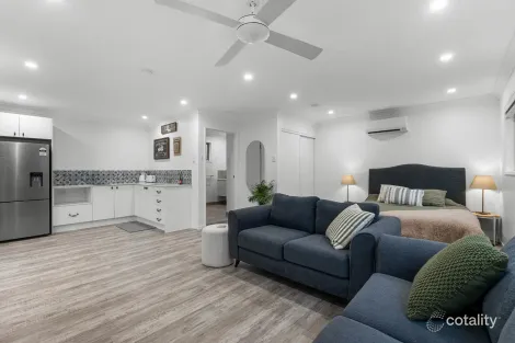 Property photo of 11 Earl Parade Manly QLD 4179