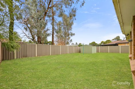 Property photo of 35 Oswald Crescent Rosemeadow NSW 2560