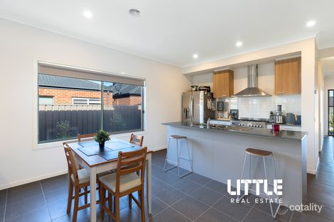 Property photo of 28 Caravan Parade Berwick VIC 3806