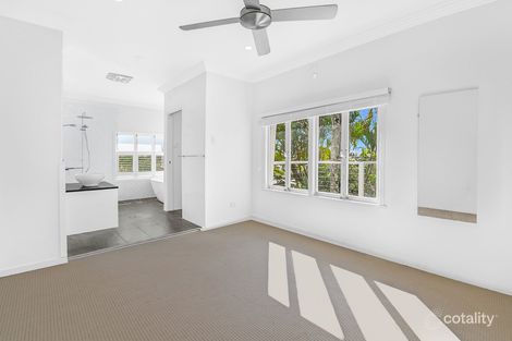Property photo of 28 Deakin Avenue Southport QLD 4215