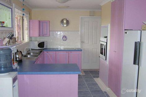 Property photo of 11 Undurra Drive Glenfield Park NSW 2650