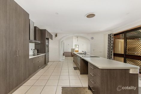 Property photo of 2 Camden Court Helensvale QLD 4212