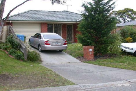 Property photo of 10 Cullen Close Berwick VIC 3806