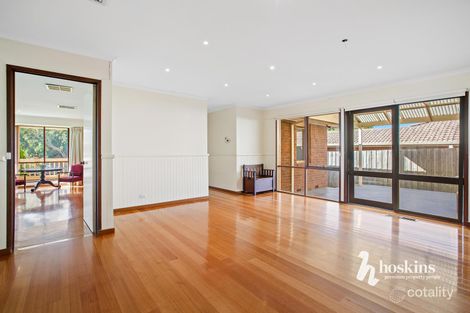 Property photo of 2 Oxford Close Croydon Hills VIC 3136