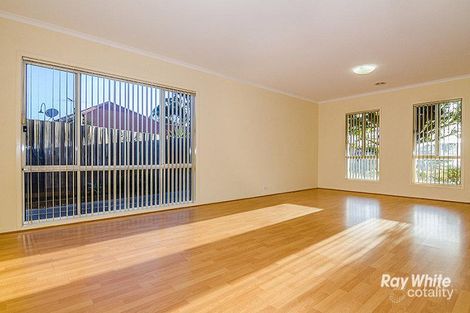 Property photo of 28 Franklin Parade Lynbrook VIC 3975