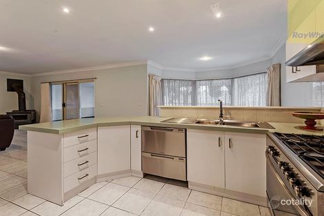 Property photo of 16 Lockhart Avenue Attwood VIC 3049