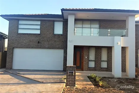 5b Centaurus St, Campbelltown, NSW 2560