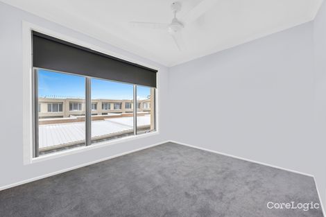 Property photo of 10 Nanea Path Cranbourne VIC 3977