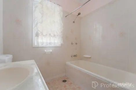 Property photo of 2 Kelly Place West Bathurst NSW 2795
