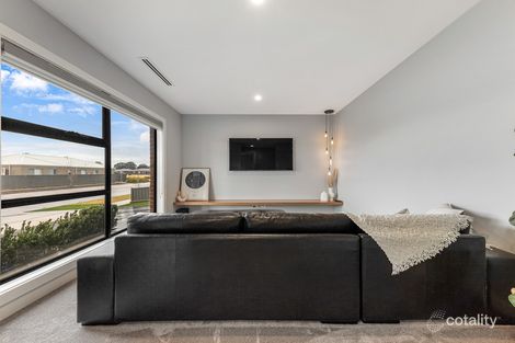 Property photo of 33 Corncob Boulevard Wangaratta VIC 3677