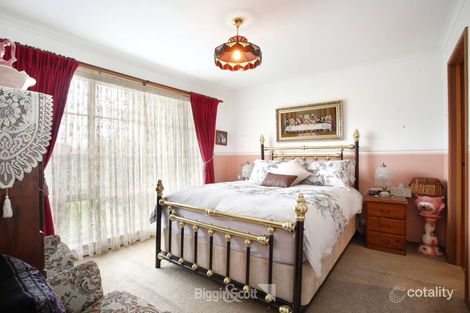 Property photo of 27 Marylyn Place Cranbourne VIC 3977