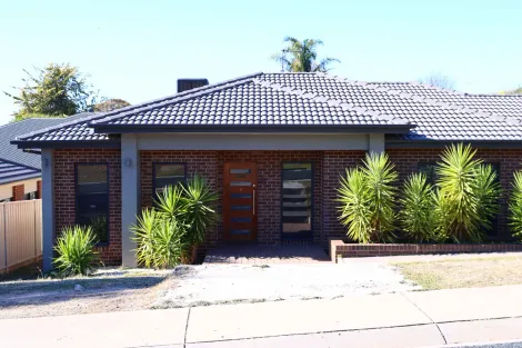 Property photo of 27 Duke Street Kangaroo Flat VIC 3555