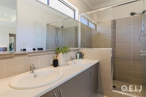 Property photo of 11 Claiborne Vista Success WA 6164