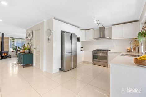 Property photo of 16 Duesbury Crescent Edens Landing QLD 4207