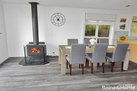 Property photo of 4 Riley Court Keilor Downs VIC 3038