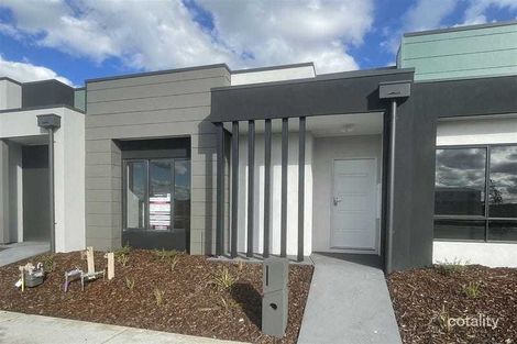 16 PLYMOUTH BVD, CLYDE NORTH, VIC 3978