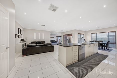 Property photo of 27 Dunfermline Way Point Cook VIC 3030