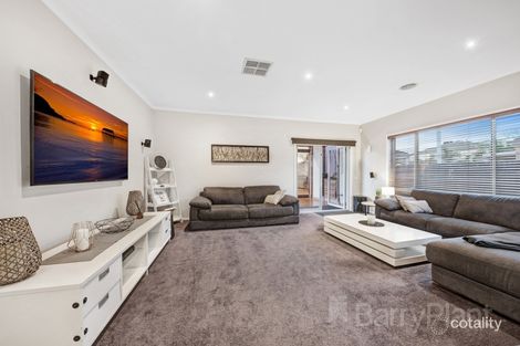 Property photo of 27 Dunfermline Way Point Cook VIC 3030
