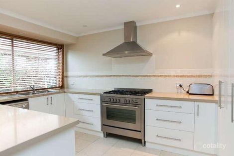 Property photo of 4 Ottery Court Craigieburn VIC 3064