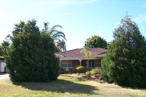 Property photo of 4 Guinivere Way Camillo WA 6111